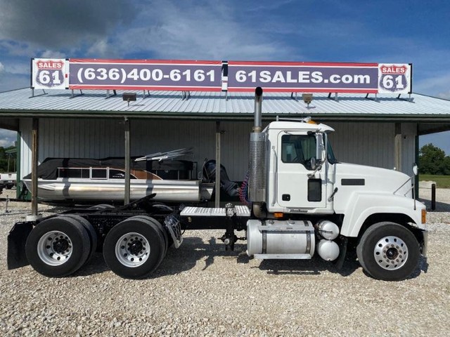 2007 Mack CHN613 DAYCAB at 61 Sales in Troy MO