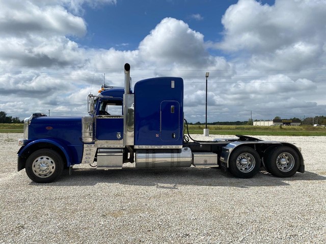 Peterbilt 389 SLEEPER - Troy MO