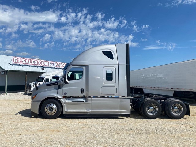 2021 Freightliner CASCADIA 126 SLEEPER at 61 Sales in Troy MO