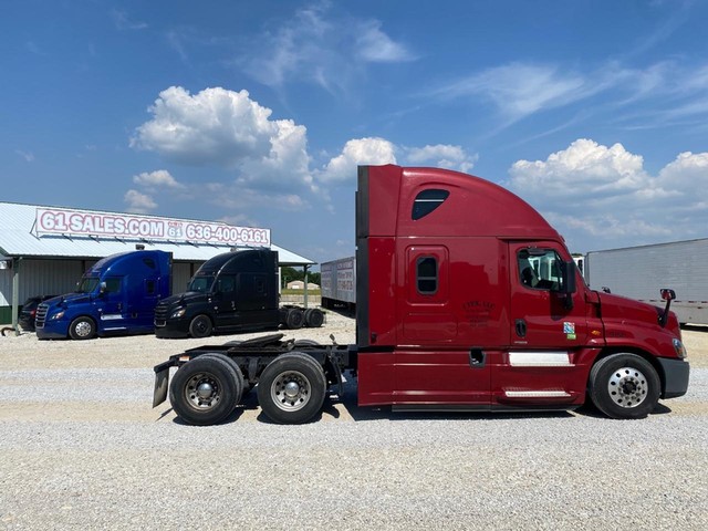 2016 Freightliner CASCADIA SLEEPER at 61 Sales in Troy MO