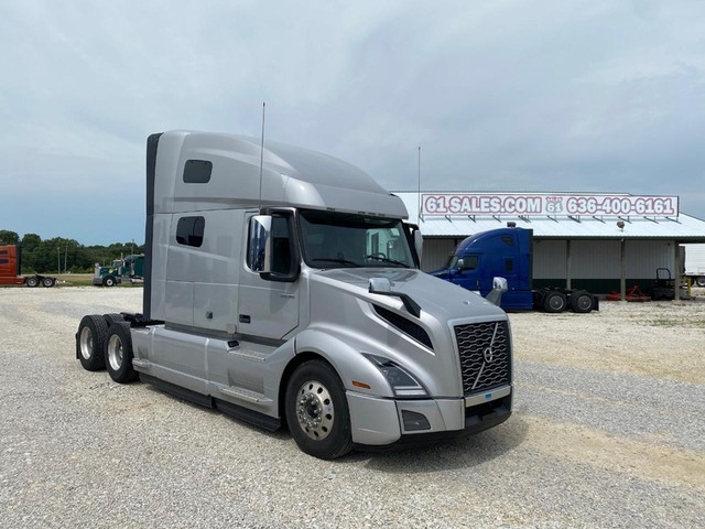 Volvo VNL760 SLEEPER - Troy MO