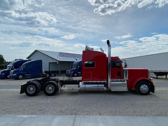 Peterbilt 389 SLEEPER - Troy MO