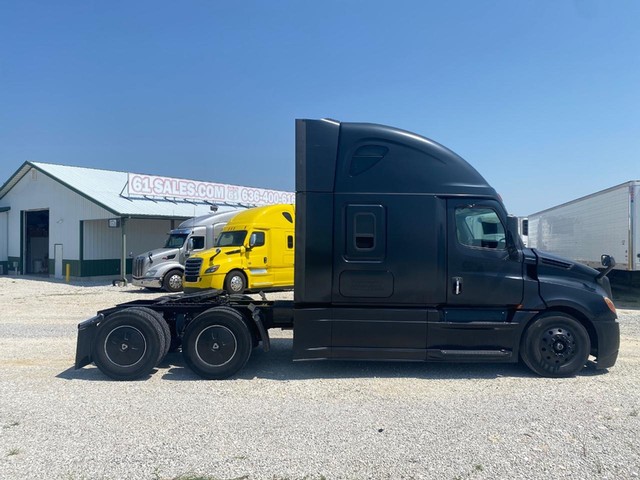 Freightliner CASCADIA SLEEPER - Troy MO