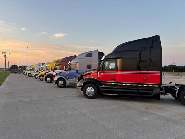 Peterbilt 579 SLEEPER - Troy MO