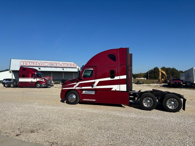Freightliner CASCADIA SLEEPER - Troy MO