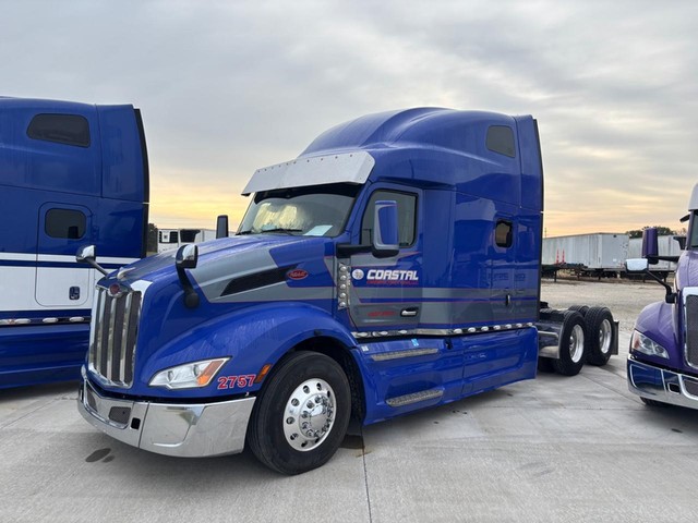 Peterbilt 579 ULTRA SLEEPER - Troy MO