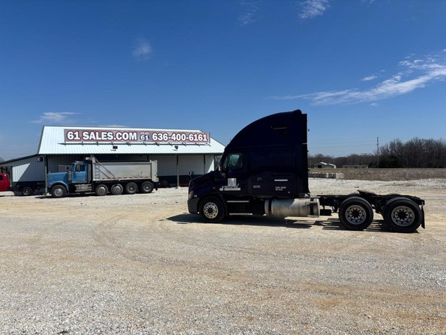 Freightliner CASCADIA SLEEPER - Troy MO