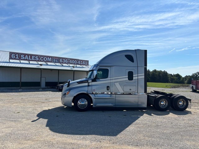 Freightliner CASCADIA SLEEPER - Troy MO