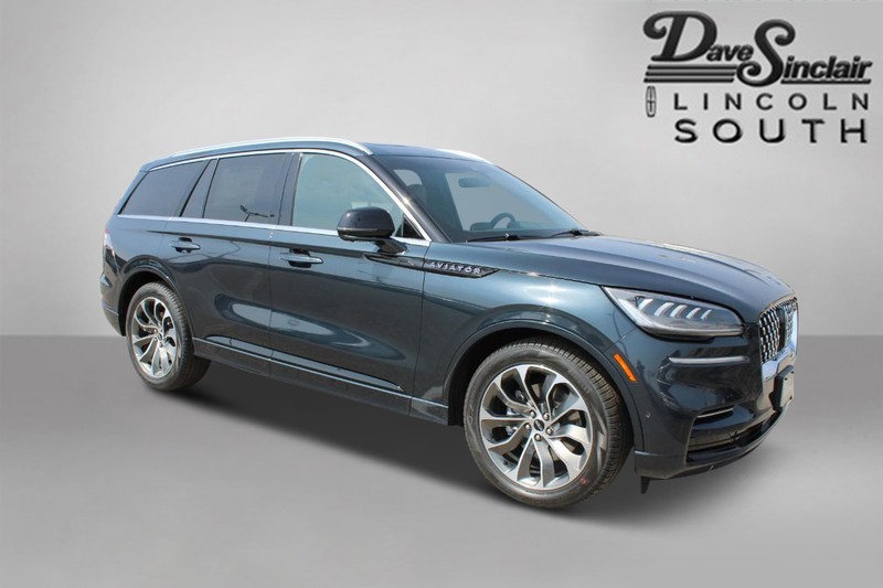 Lincoln Aviator Vehicle Full-screen Gallery Image 03