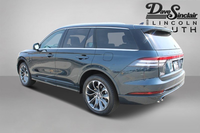 Lincoln Aviator Vehicle Full-screen Gallery Image 07