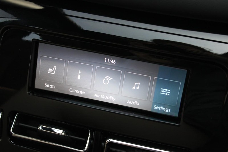 Lincoln Aviator Vehicle Full-screen Gallery Image 15