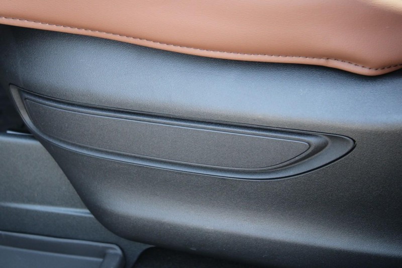 Lincoln Aviator Vehicle Full-screen Gallery Image 20