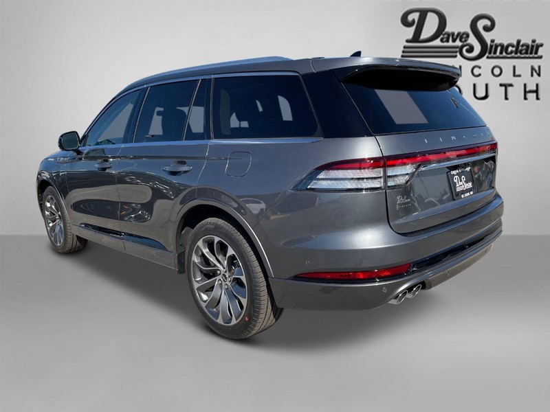 Lincoln Aviator Vehicle Full-screen Gallery Image 07