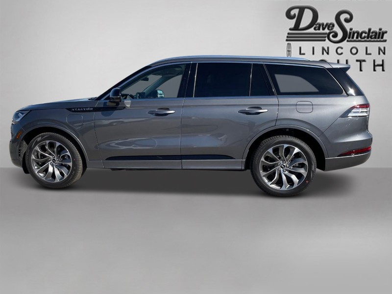 Lincoln Aviator Vehicle Full-screen Gallery Image 09
