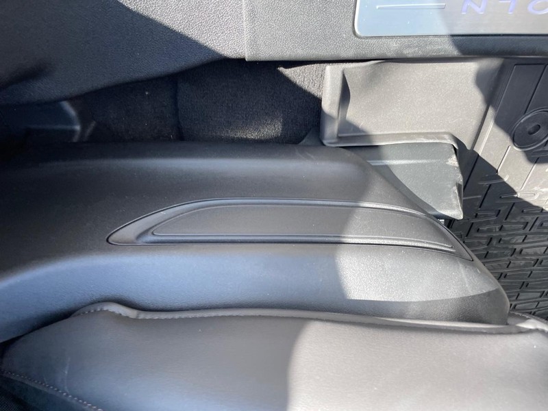 Lincoln Aviator Vehicle Full-screen Gallery Image 18
