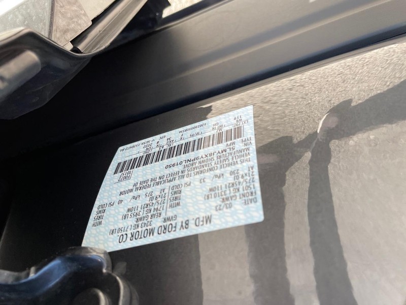 Lincoln Aviator Vehicle Full-screen Gallery Image 29