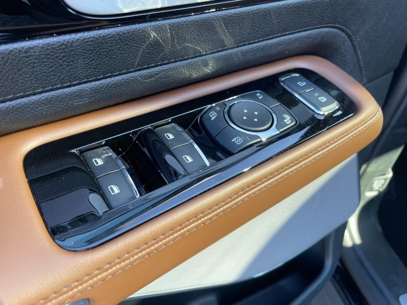 Lincoln Aviator Vehicle Full-screen Gallery Image 21