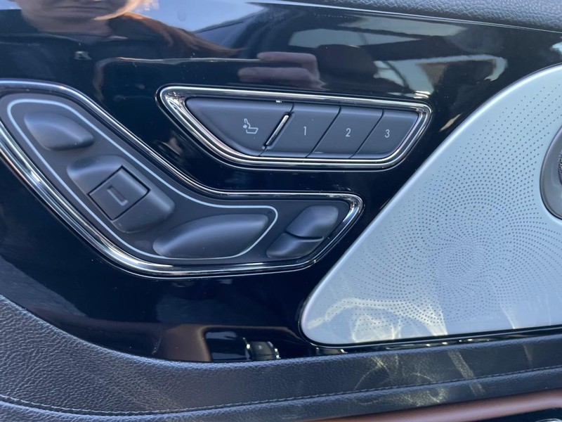 Lincoln Aviator Vehicle Full-screen Gallery Image 22