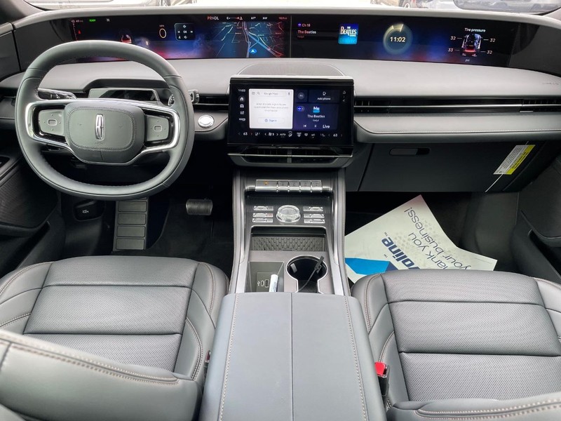Lincoln Nautilus Vehicle Full-screen Gallery Image 14