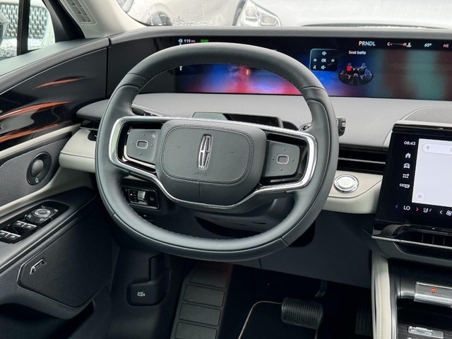 Lincoln Nautilus Vehicle Full-screen Gallery Image 16