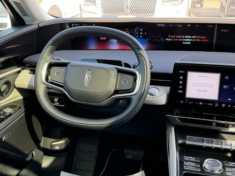 Lincoln Nautilus Vehicle Full-screen Gallery Image 15