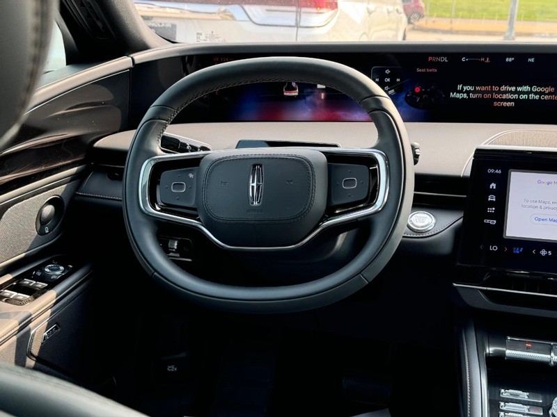 Lincoln Nautilus Vehicle Full-screen Gallery Image 15