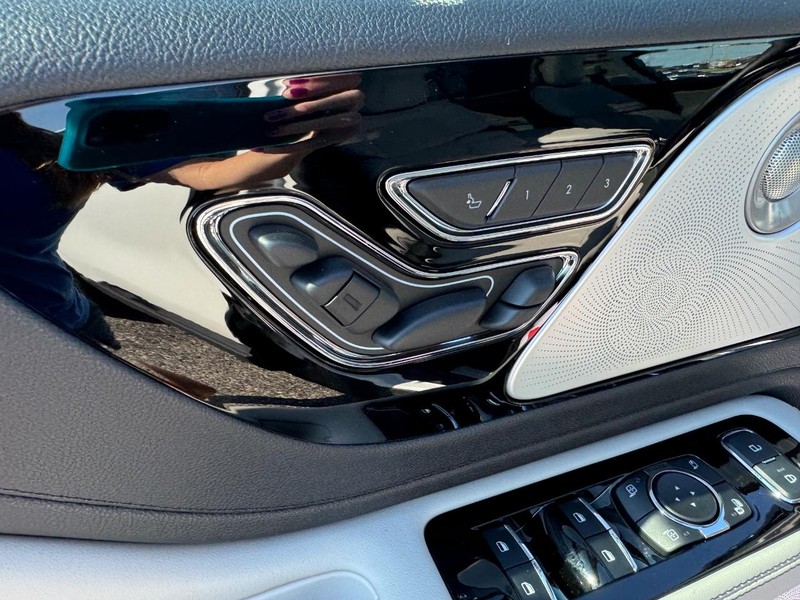 Lincoln Aviator Vehicle Full-screen Gallery Image 22