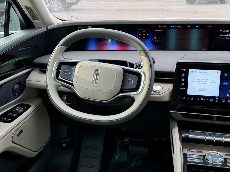 Lincoln Nautilus Vehicle Full-screen Gallery Image 15