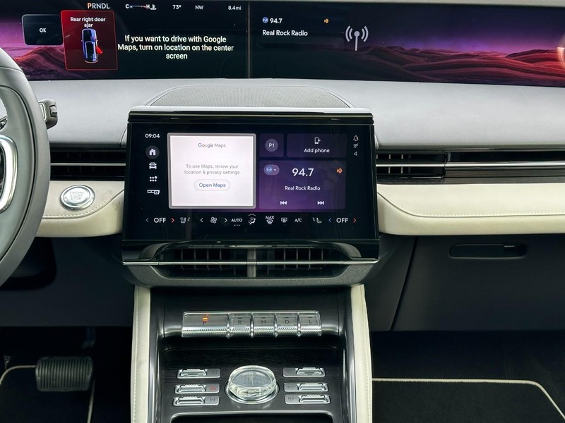 Lincoln Nautilus Vehicle Full-screen Gallery Image 14