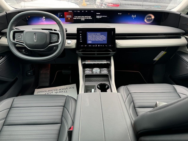 Lincoln Nautilus Vehicle Full-screen Gallery Image 14