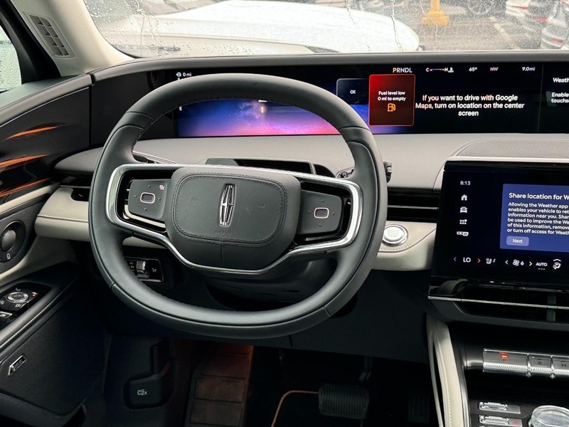 Lincoln Nautilus Vehicle Full-screen Gallery Image 15