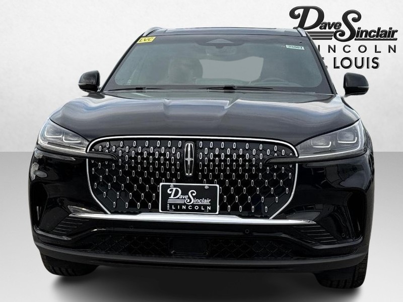 Lincoln Aviator Vehicle Full-screen Gallery Image 02