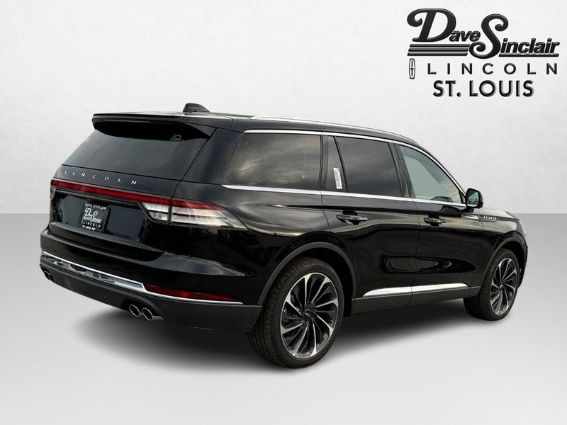 Lincoln Aviator Vehicle Full-screen Gallery Image 05