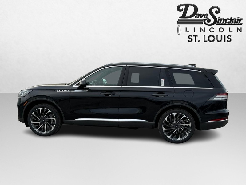 Lincoln Aviator Vehicle Full-screen Gallery Image 09