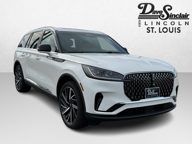 Lincoln Aviator Vehicle Full-screen Gallery Image 03