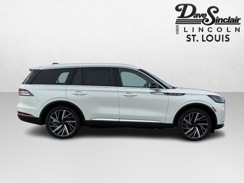 Lincoln Aviator Vehicle Full-screen Gallery Image 04