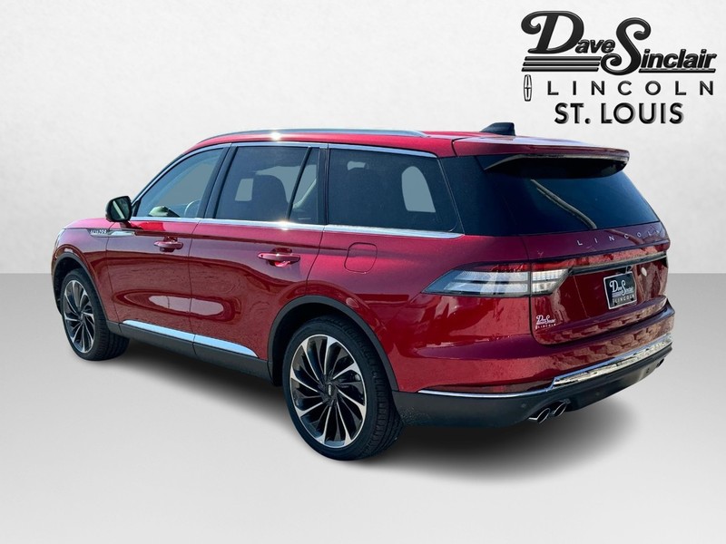 Lincoln Aviator Vehicle Full-screen Gallery Image 07