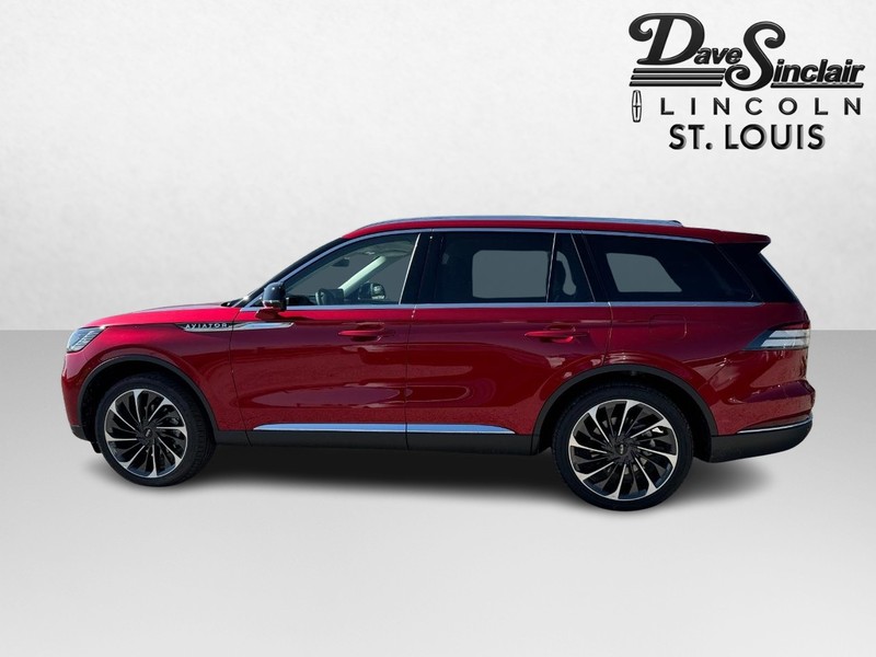 Lincoln Aviator Vehicle Full-screen Gallery Image 09