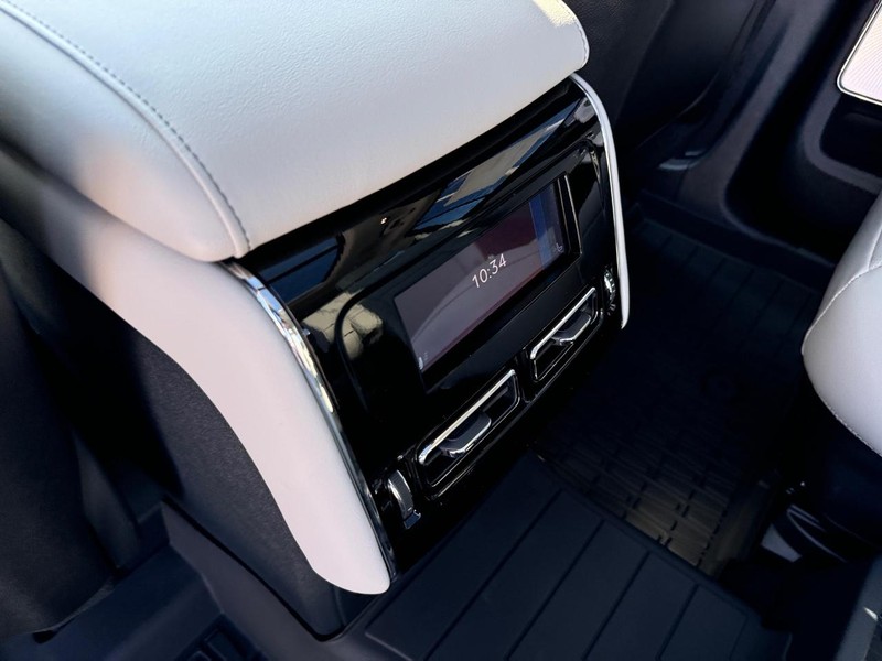 Lincoln Aviator Vehicle Full-screen Gallery Image 14