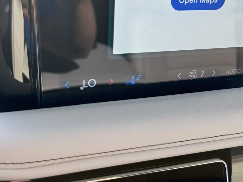 Lincoln Aviator Vehicle Full-screen Gallery Image 26