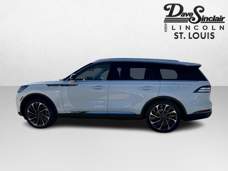 Lincoln Aviator Vehicle Full-screen Gallery Image 06