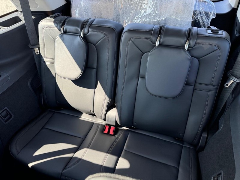 Lincoln Aviator Vehicle Full-screen Gallery Image 11