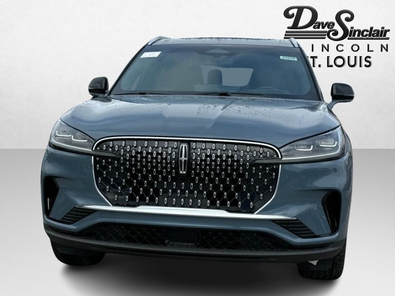 Lincoln Aviator Vehicle Full-screen Gallery Image 02