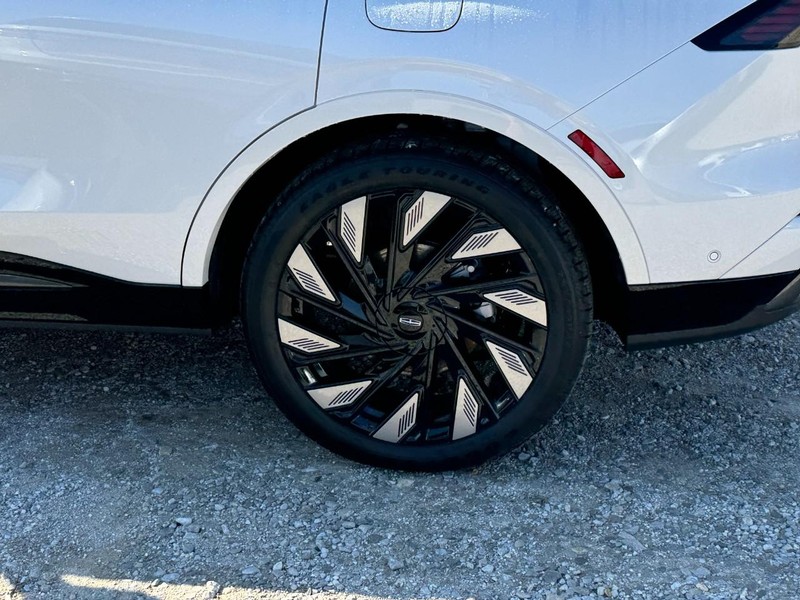 Lincoln Nautilus Vehicle Full-screen Gallery Image 09