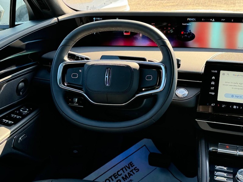 Lincoln Nautilus Vehicle Full-screen Gallery Image 14