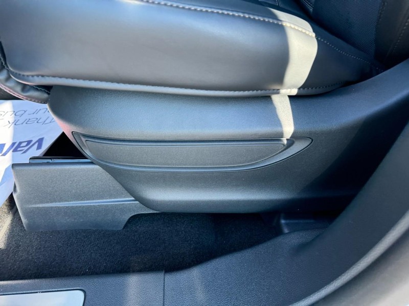 Lincoln Aviator Vehicle Full-screen Gallery Image 20