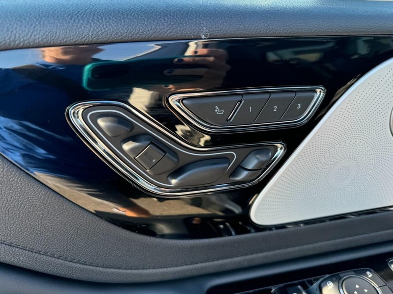 Lincoln Aviator Vehicle Full-screen Gallery Image 22