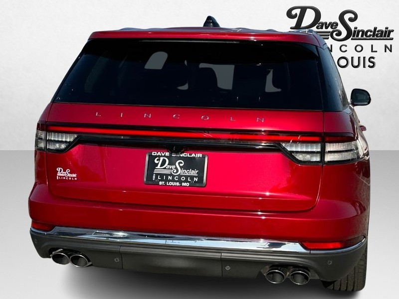 Lincoln Aviator Vehicle Full-screen Gallery Image 06