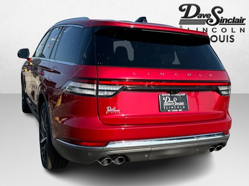 Lincoln Aviator Vehicle Full-screen Gallery Image 07