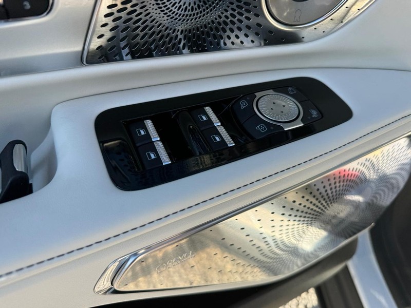 Lincoln Nautilus Vehicle Full-screen Gallery Image 19